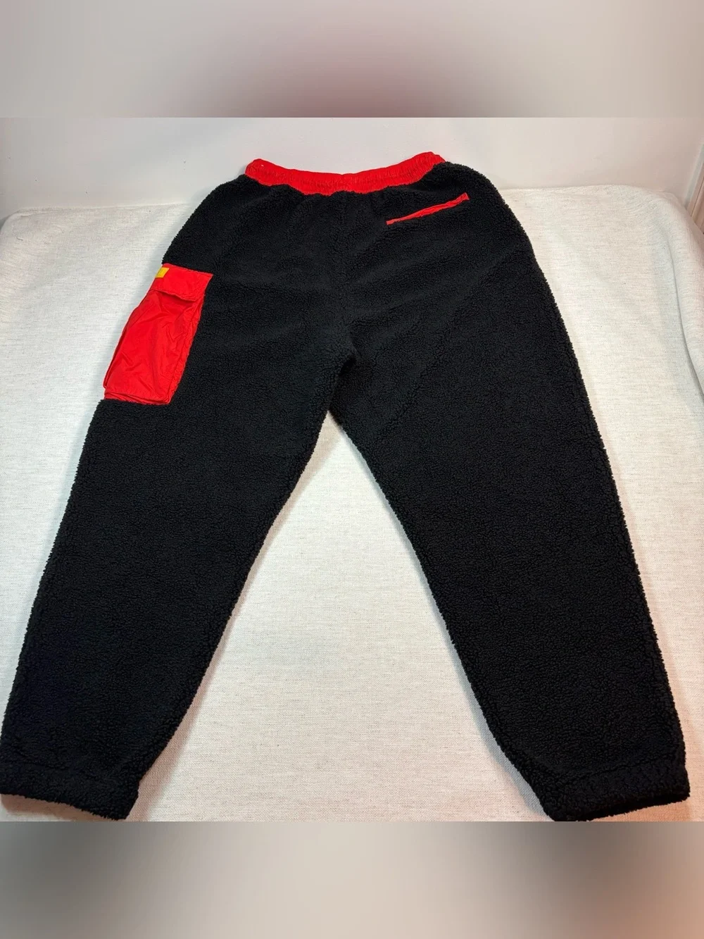 Jordan men’s XXL Essential Mountainside Statement Fleece Sherpa Pants black red